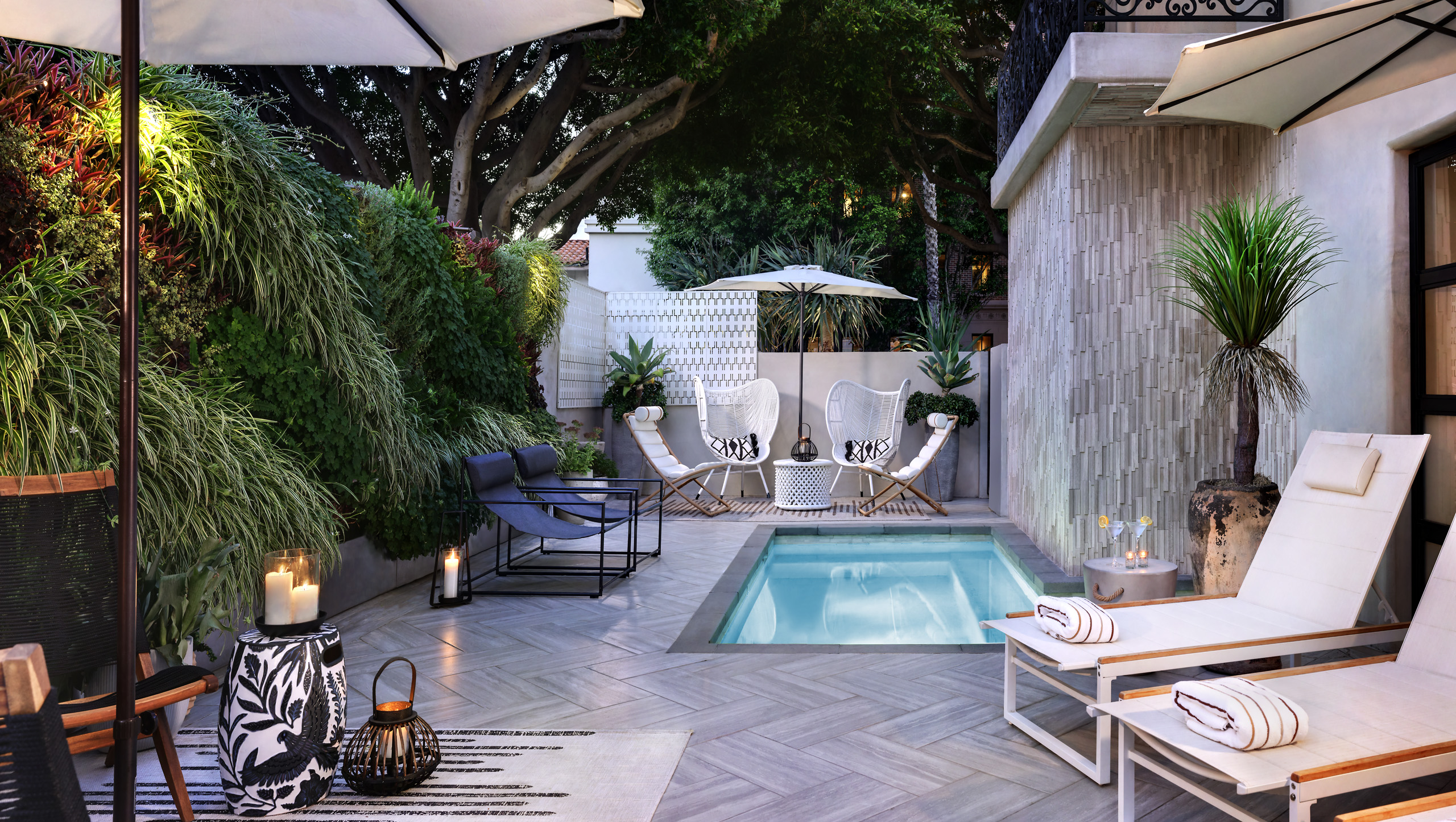 lounge area with small pool